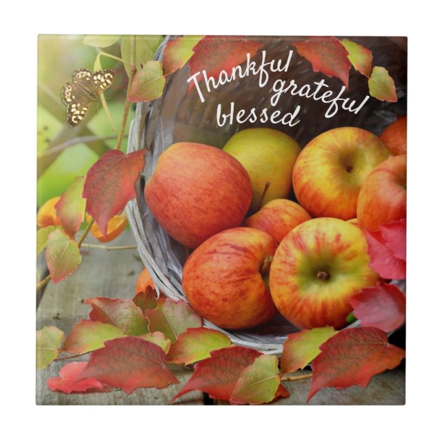 Färgt äpple Basket och Höst löv. Kakelplatta (Framsidan)