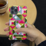 Färgt Trendig Anpassat namn för modern Girly Mönst<br><div class="desc">Det färgstarka Trendiget Modern Girly Mönster Personlig Namn Smartphone iphone case har en färgstark geometrisk mönster i nyanser av rosa,  grönt och blått med personlig i modern namn-manustypografi. Perfekt för födelsedag,  jul,  Mors dag,  syster,  bästa vän med mera. Designad av © Evco Studio www.zazzle.com/store/evcostudio</div>
