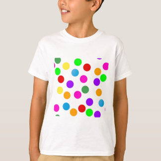 färgton_punkter_på_vit t shirt