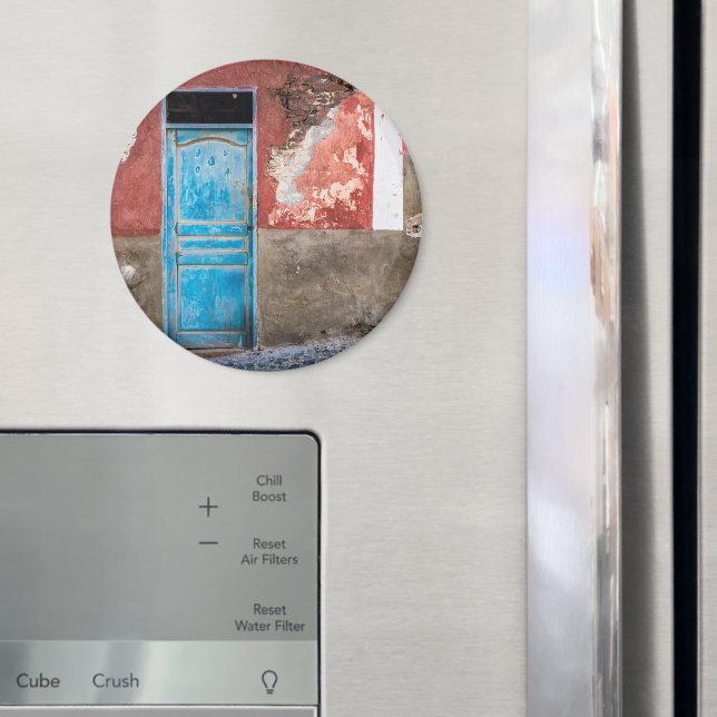 Färgvägg med blå dörr magnet (In Situ (Fridge))