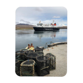 Färja som seglar till Islay i Skottland Magnet