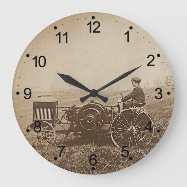 Farm Boy & Antique Tractor Brown Stor Klocka (Framsida)