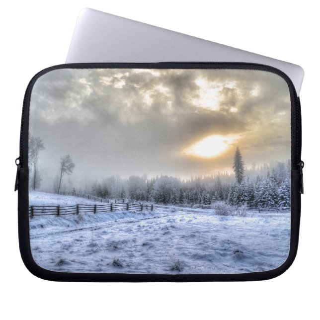 Farm Fält i Winter Snö vid Sunrise Laptop Sleeve (Framsidan)