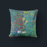 Farm Garden med solblommor av Gustav Klimt Kudde<br><div class="desc">Farm Garden med solblommor av Gustav Klimt</div>