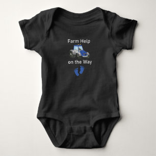 Farm Help on Way, Baby Farmer Tractor gravid T Shirt