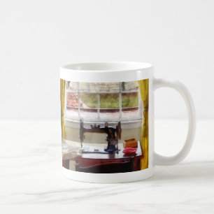 Farm House with Sewing Maskin Kaffemugg