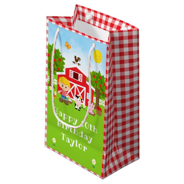 Farm Red Barn Blonde Hair Boy Grattis på födelseda (Framsidan Vinklad)