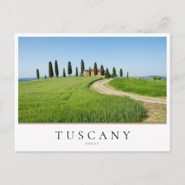 Farm villa med cypress träd i Toscana, Italien Vykort
