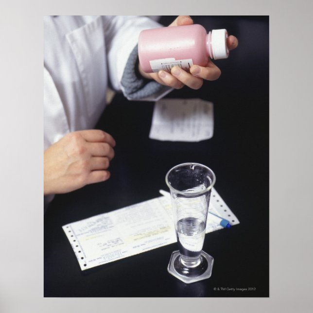 Farmaceut som innehar läkemedlet flaska, närliggan poster (Framsidan)
