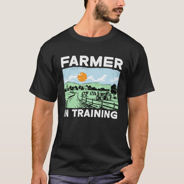 Farmer In Training I Agriculture Farming T Shirt (Framsida)