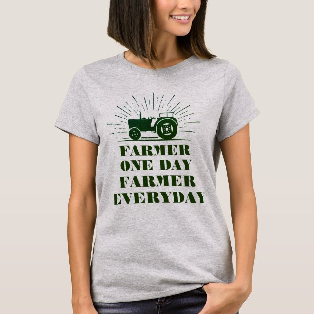 Farmer One Day, Farmer Dagaily T-Shirt (Framsida)