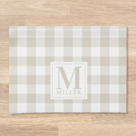 Farmhouse Beige Buffalo-ruta Familjenamn Monogram Kökshandduk