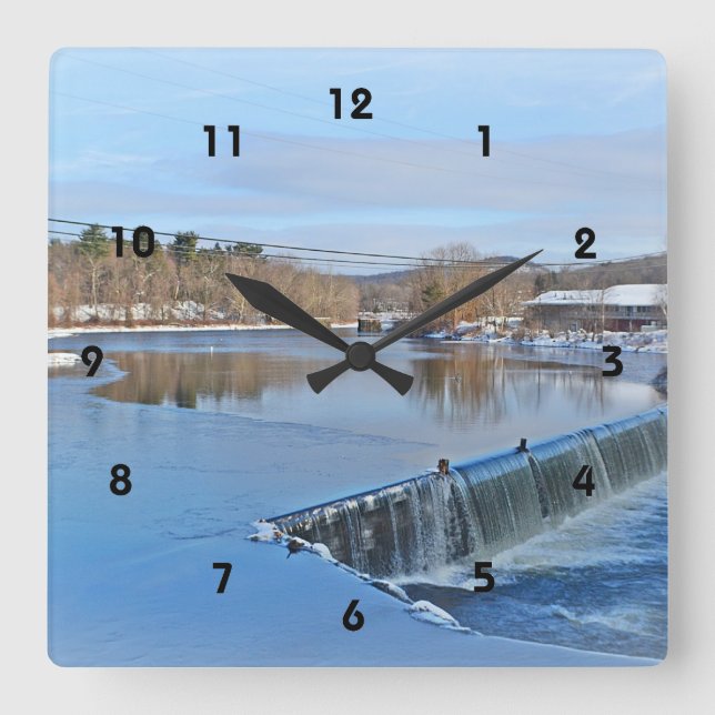 Farmington River Wall Clock Fyrkantig Klocka (Framsida)
