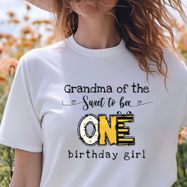 Farmor av Så söt att vara en blommigt födelsedag T Shirt