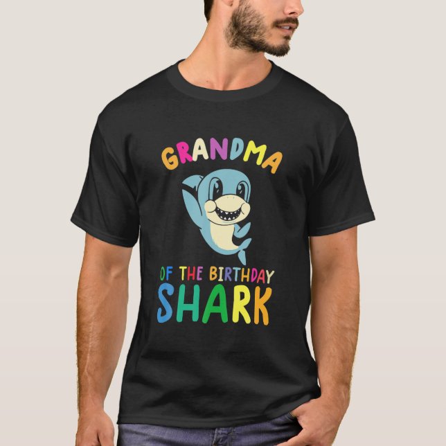 Farmor från födelsedagshajs födelsedagsmatta t shirt (Framsida)