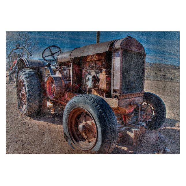 Farms | Rusty Antique Tractor (Framsidan)