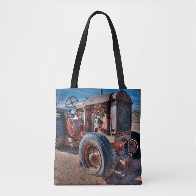 Farms | Rusty Antique Tractor Tygkasse (Framsida)