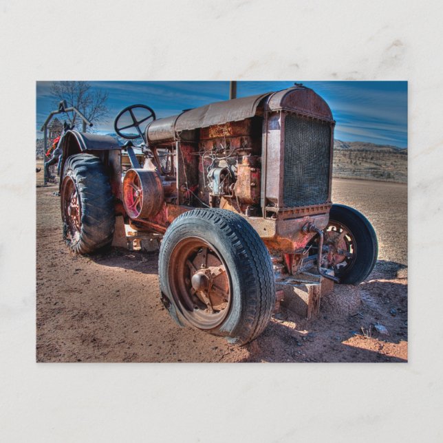 Farms | Rusty Antique Tractor Vykort (Framsida)