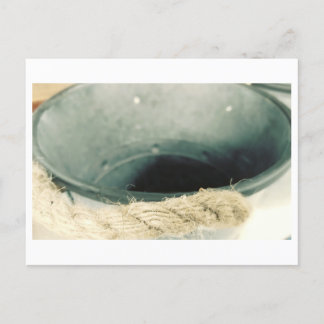 Farmstead Metall Can med Rope Vykort