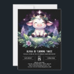 Farmyard Kids Cow Birthday Inbjudningar<br><div class="desc">Fira med ett hedervärt lantgårdstema med Farmyard Kids Cow Birthday-inbjudan! Den här söta och färglösa designen fångar glädjen hos en barnyard party, skapar den perfekt för barn i alla åldrar. Anpassa enkelt texten, hämta omedelbart och skriv ut på hemmaplan eller i en professionell. Med sin roligt och sitt livliga liv...</div>