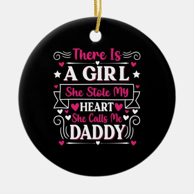 Fars dag Gift | En flicka kallar mig pappa Julgransprydnad Keramik (Framsidan)