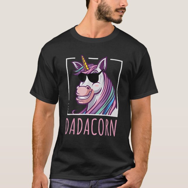Fars dag Gift Unicorn Pappa Funny Dadacorn Manar T Shirt (Framsida)