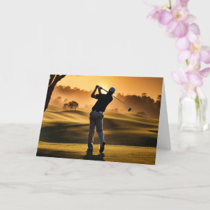 Fars dag med Golfer på golfbaneswinging Kort