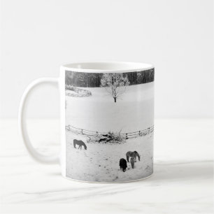 Färsk Fallen Snö vid Horse Ranch Kaffemugg