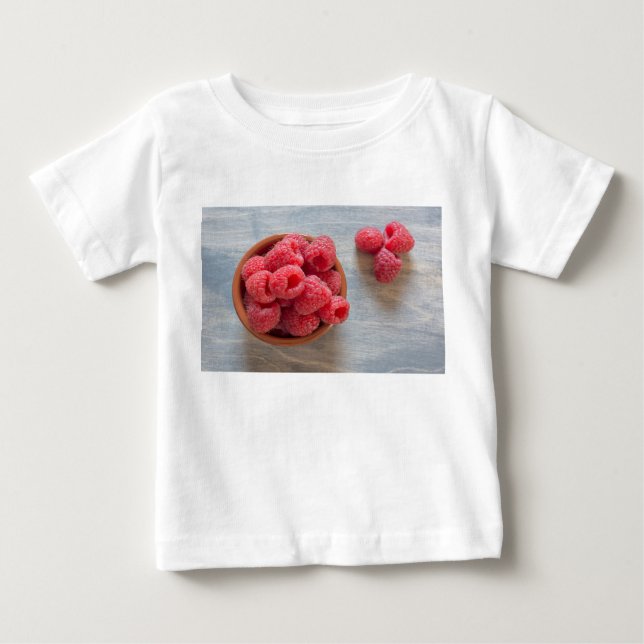 Färska hallon i en skål tee shirt (Framsida)