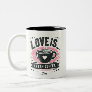 Färskt kaffe av rosa kärlek Två-Tonad mugg