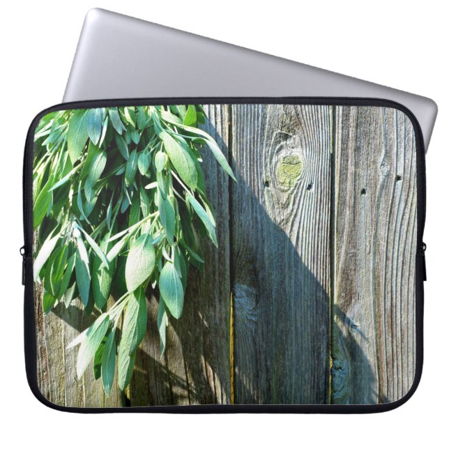 Färskt sågvirke, barn-wood laptop sleeve (Framsidan)