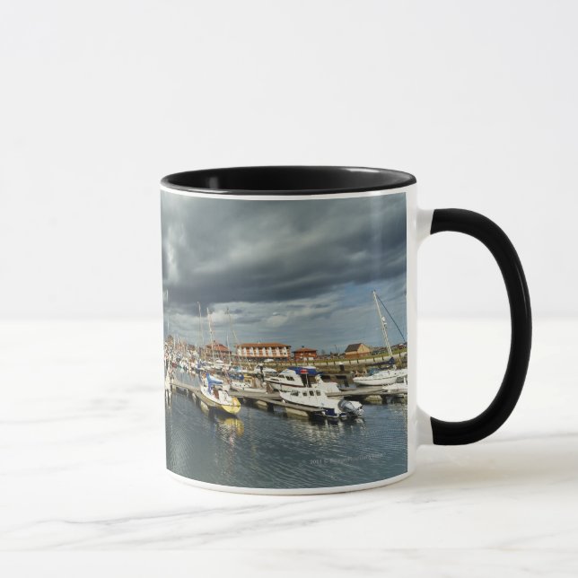 Fartyg i en hamn mugg (Höger)