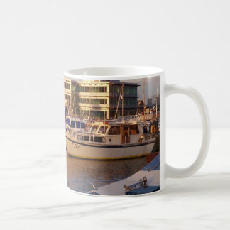 Fartyg i en Marina Kaffemugg