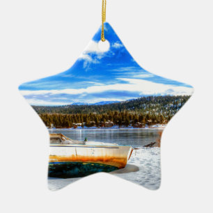 Fartyg i snö på Big Bear sjön, Kalifornien Julgransprydnad Keramik