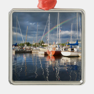 Fartygskeppsdockan på marinaen fotograferar julgransprydnad metall