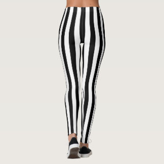 Fashionable Black and White Lodrät Stripesd Leggings