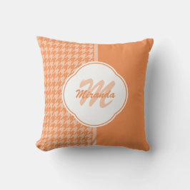 Fashionable Orange Houndstooth Monogram och Namn Kudde