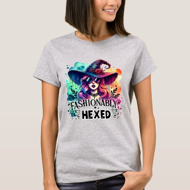"Fashionably Hexed Witch – Modern Style Halloween  T Shirt (Framsida)