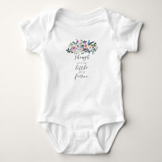 Fast hon är men, lite är hon våldsam t-shirt