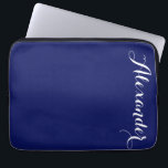 Fast marin bakgrund, Monogram, Namn Laptop Sleeve<br><div class="desc">Tunga blå bakgrund,  Monogram i Namn Anpassa detta med ditt namn eller annan text.  Du kan också ändra typsnitt,  justera teckenstorlek och färger för teckensnitt,  flytta texten osv.  
 
   
 2015 ©FantabulousFall Alla höger reserverade</div>