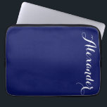 Fast marin bakgrund, Monogram, Namn Laptop Sleeve<br><div class="desc">Tunga blå bakgrund,  Monogram i Namn Anpassa detta med ditt namn eller annan text.  Du kan också ändra typsnitt,  justera teckenstorlek och färger för teckensnitt,  flytta texten osv.  
 
   
 2015 ©FantabulousFall Alla höger reserverade</div>