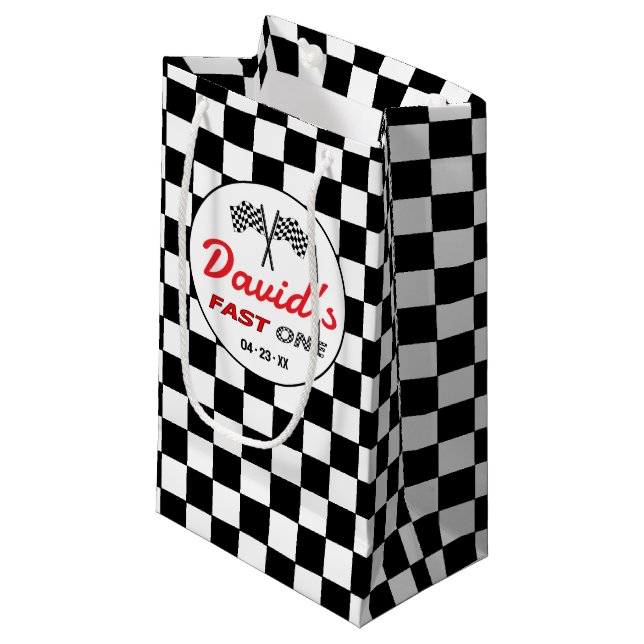 Fast ONE | Race Flag Checkered Birthday Gift Bag (Framsidan Vinklad)
