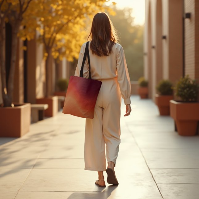 Fästelement - Varmvätskekonst av Abstrakt Tygkasse (Fading Embers Tote. Carry warm, glowing energy with sophisticated abstract art in style.)