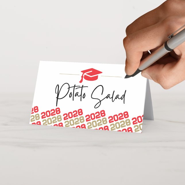 Fästetikett för Red & Guld Studentmössa, mat eller Placeringskort (Red & Gold Graduation Cap Year Folding Food or Place Cards)