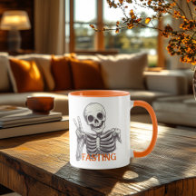 Fasting Skeleton Mugg - Mörk Humor Halloween Vibes