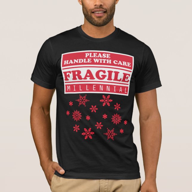 Fästvänlig Millenniehantering, hantera omsorgsfull Tee Shirt (Framsida)