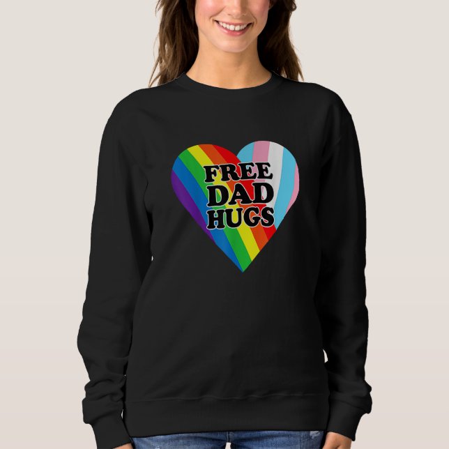 Father s Day 2023 Free Dad Hugs Transgender Rainbo T Shirt (Framsida)