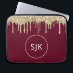 Faux Burgundy Guld, Glitter Monogram Laptop Fodral<br><div class="desc">Guld och Burgundy Red Faux Dripping Glitter och Gnistra Elegant Monogrammed Initialer Fodral. Fodral kan anpassas så att det omfattar ditt första och första namn.</div>