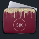 Faux Burgundy Guld, Glitter Monogram Laptop Fodral<br><div class="desc">Guld och Burgundy Red Faux Dripping Glitter och Gnistra Elegant Monogrammed Initialer Fodral. Fodral kan anpassas så att det omfattar ditt första och första namn.</div>