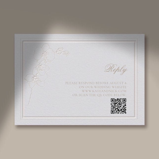 Faux Embossed Orchid Ram Ivory Reply Bröllop QR Tilläggskort (traditional wedding response card qr rsvp reply orchid faux embossed elegant classic ivory)